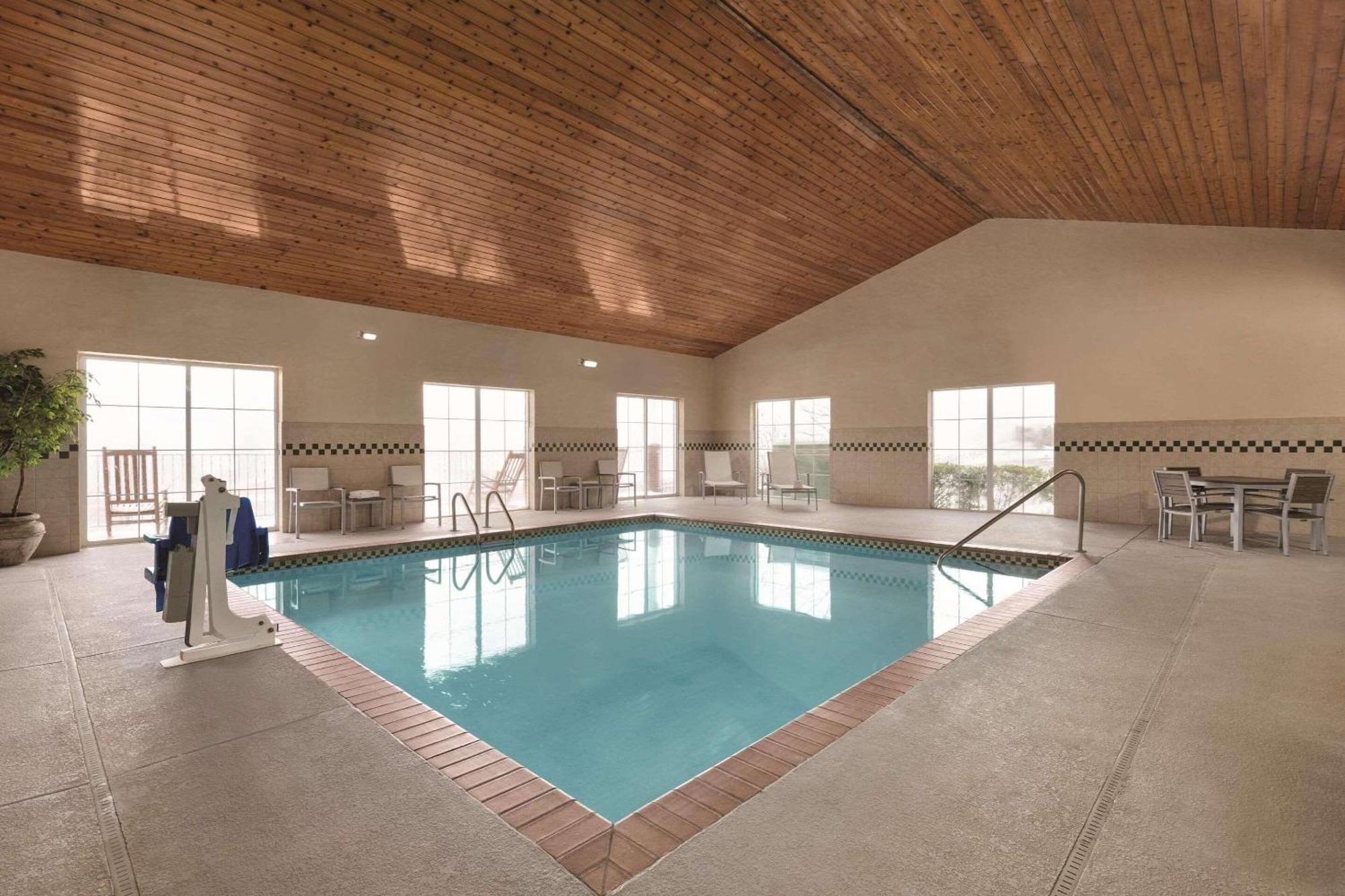 Country Inn & Suites By Radisson, Boone, Nc ภายนอก รูปภาพ
